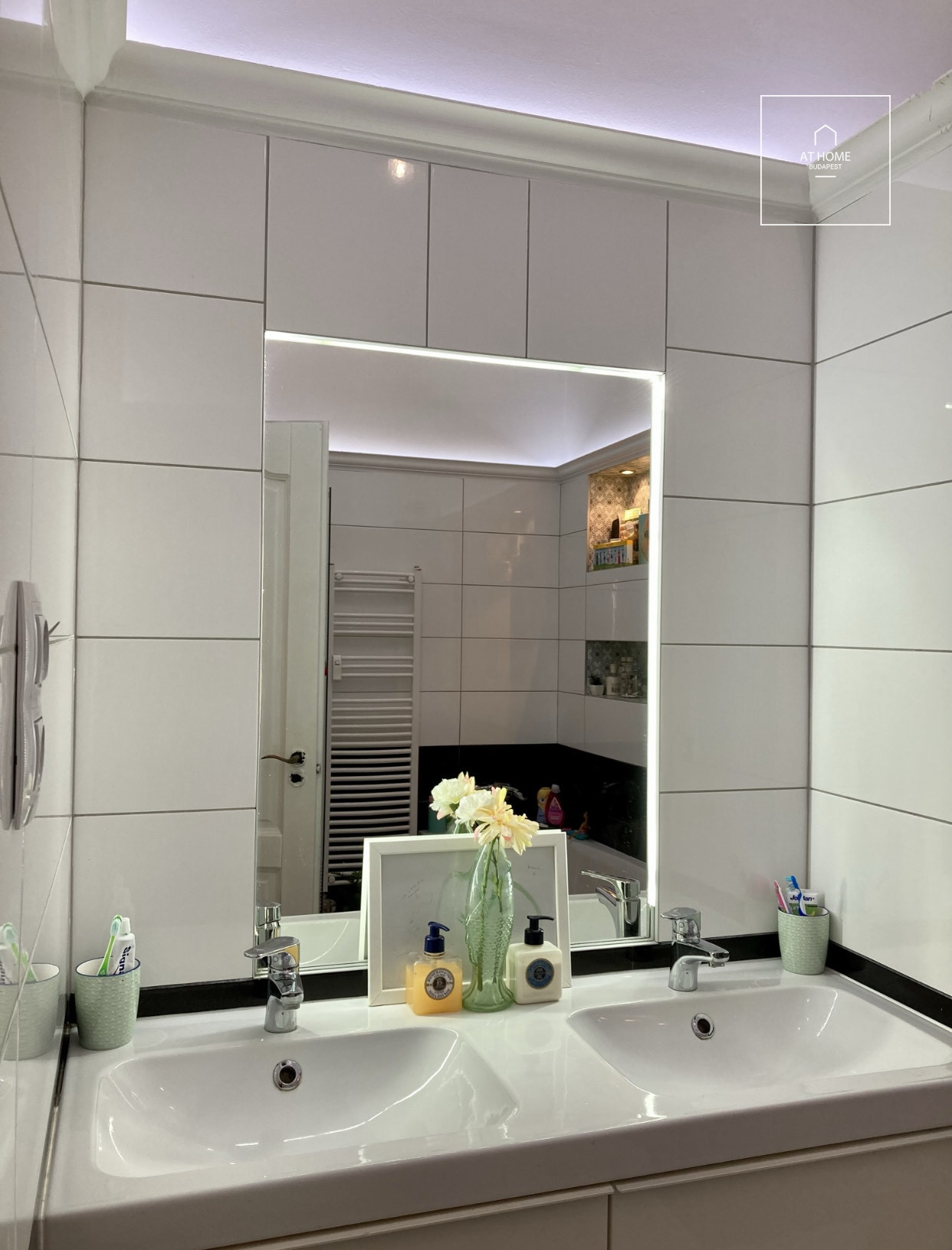 Renovated apartment for rent in a pedestrian street in Budapest XIII. Újlipotváros