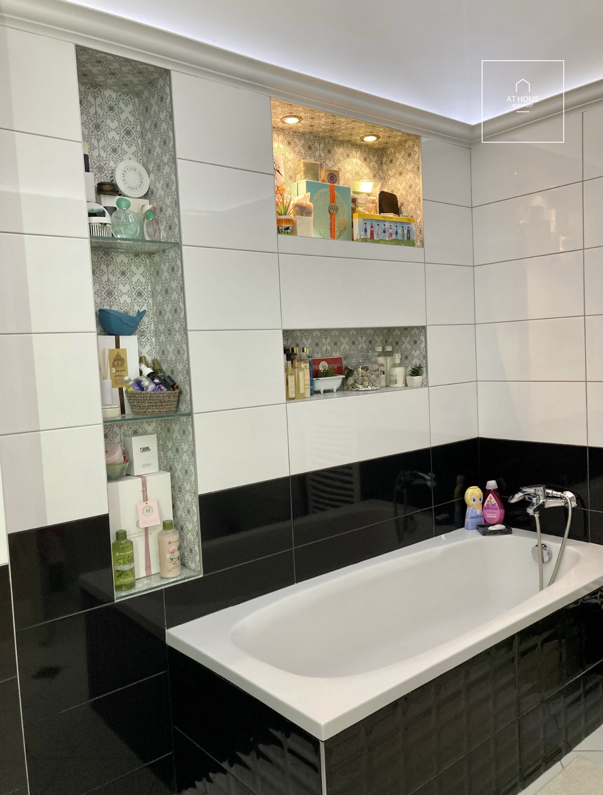 Renovated apartment for rent in a pedestrian street in Budapest XIII. Újlipotváros