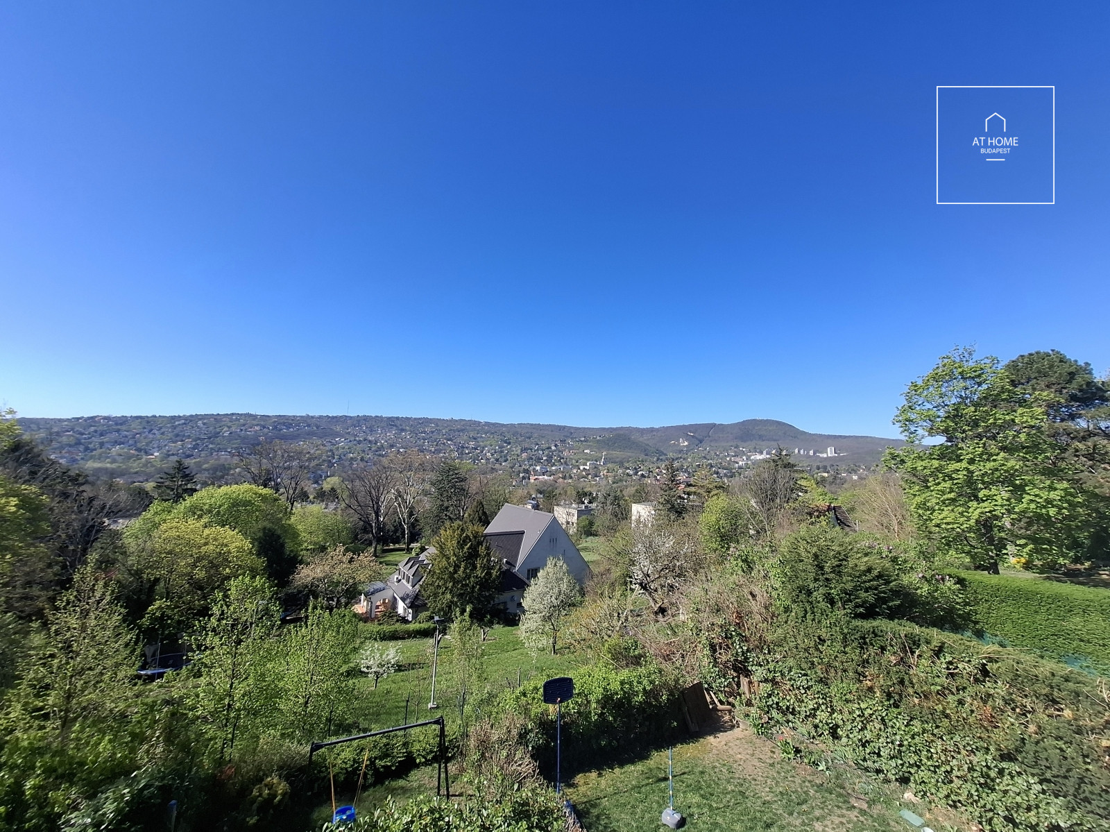 PANORÁMÁS, DUPLEX VILLA LAKÁS ZÖLD KÖRNYEZETBEN – TÖRÖKVÉSZ, II. KERÜLET