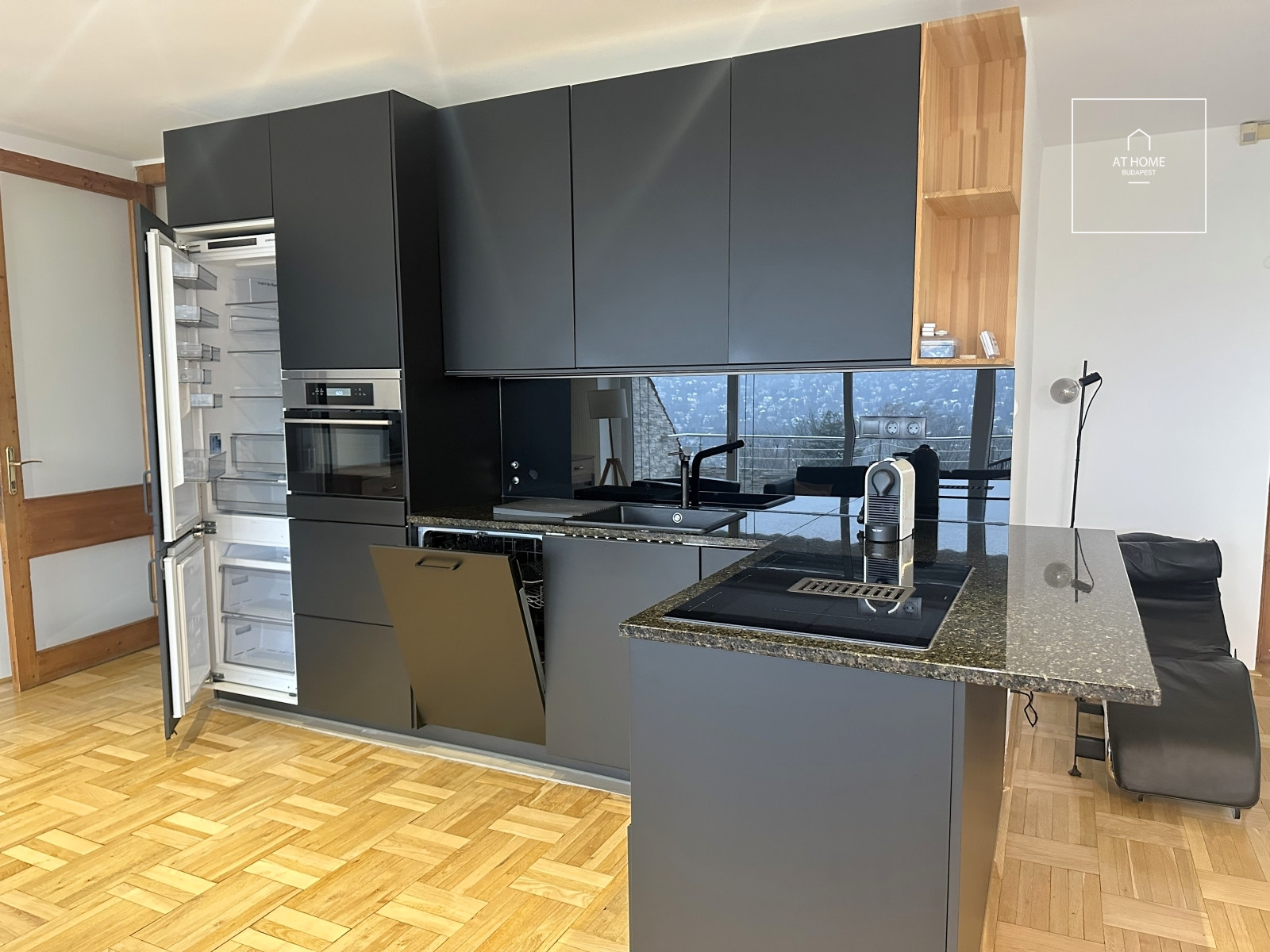 PANORÁMÁS, DUPLEX VILLA LAKÁS ZÖLD KÖRNYEZETBEN – TÖRÖKVÉSZ, II. KERÜLET