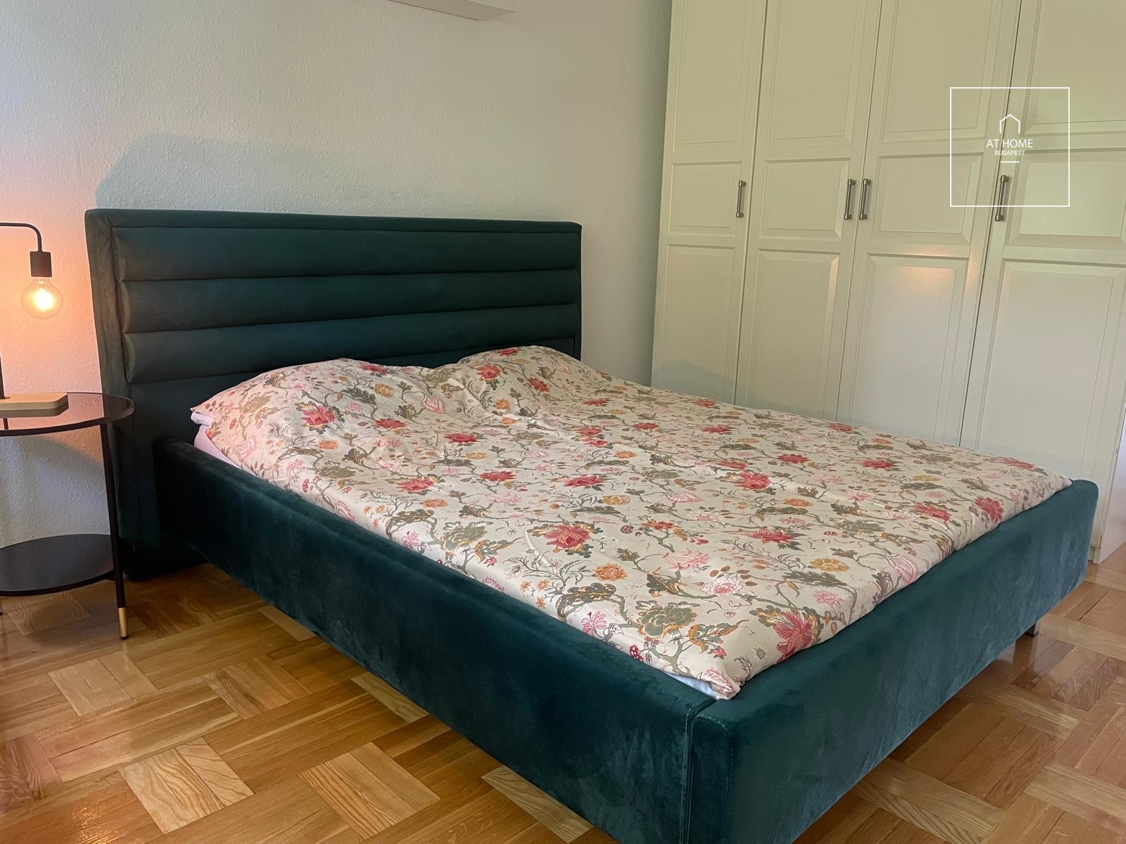 Five-bedroom panoramic apartment for rent in the 2nd district of Budapest, Törökvész.