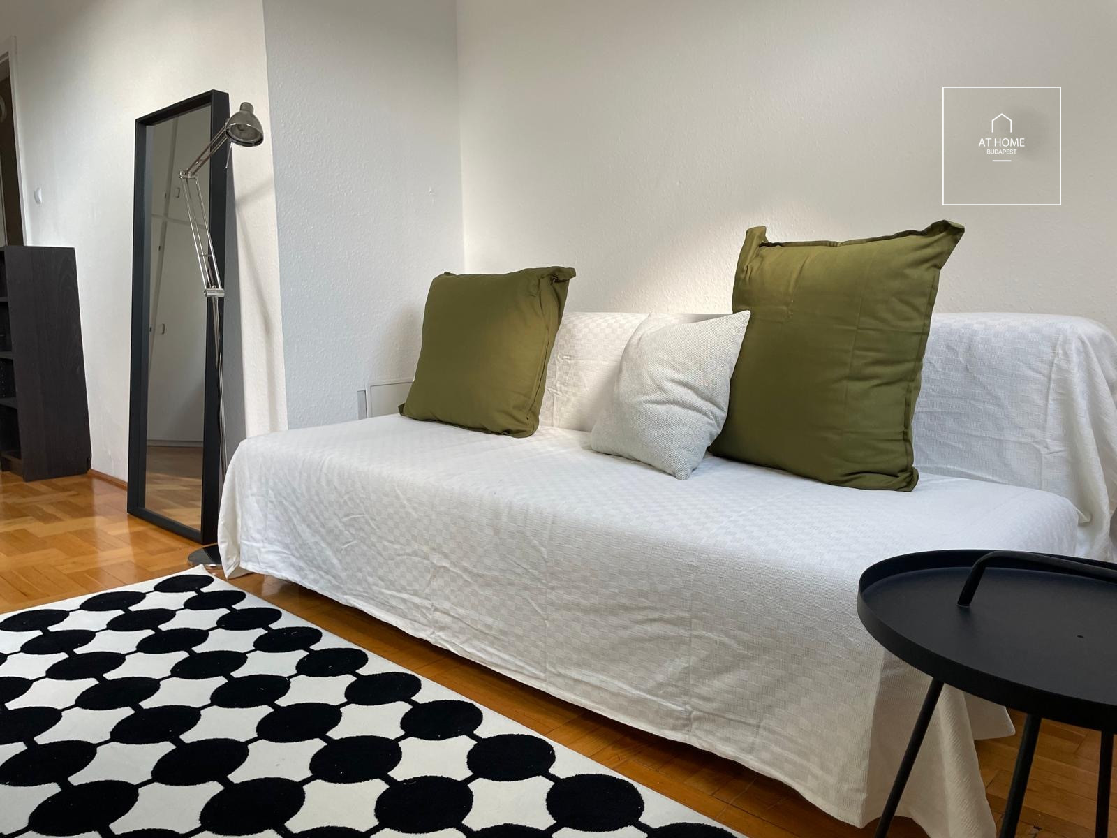 Five-bedroom panoramic apartment for rent in the 2nd district of Budapest, Törökvész.