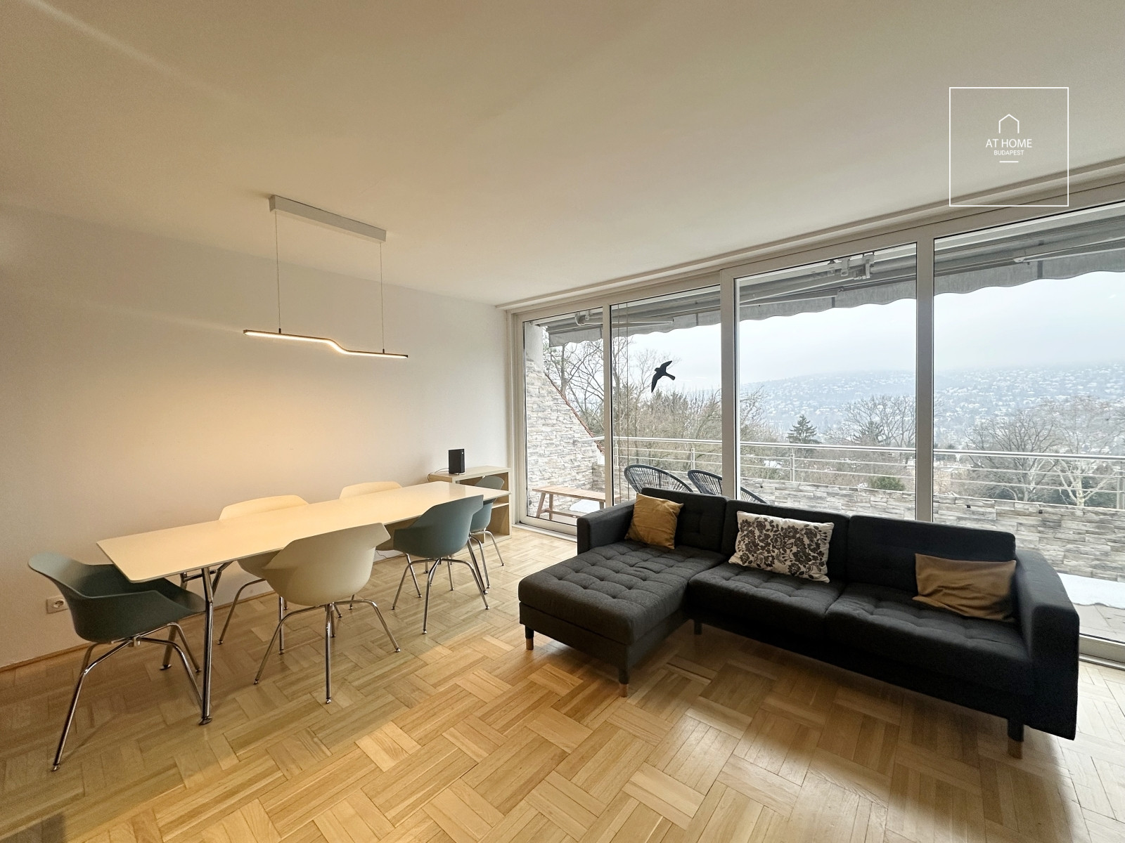 Five-bedroom panoramic apartment for rent in the 2nd district of Budapest, Törökvész.