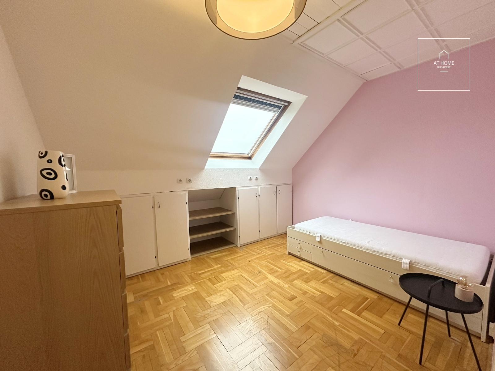 Five-bedroom panoramic apartment for rent in the 2nd district of Budapest, Törökvész.