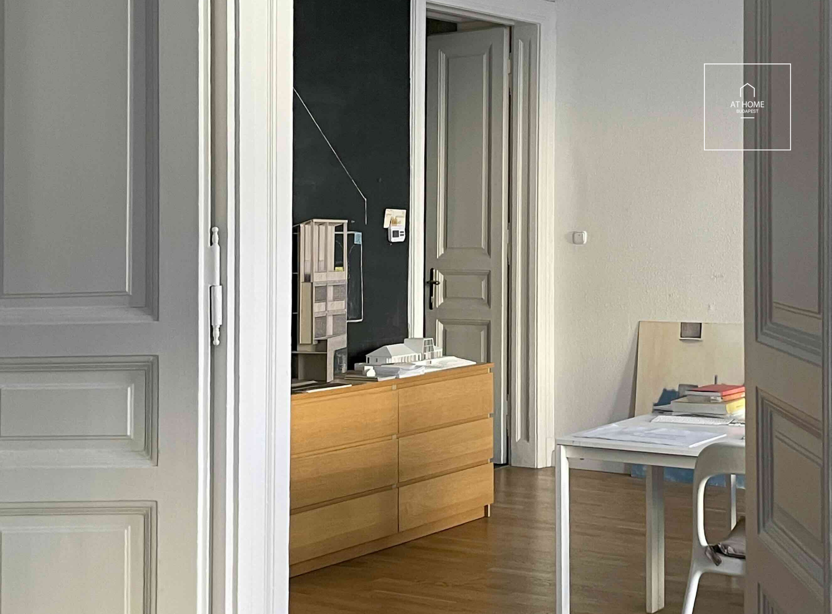 A 107 sqm 2-bedroom apartment near the Margaret Bridge in district II