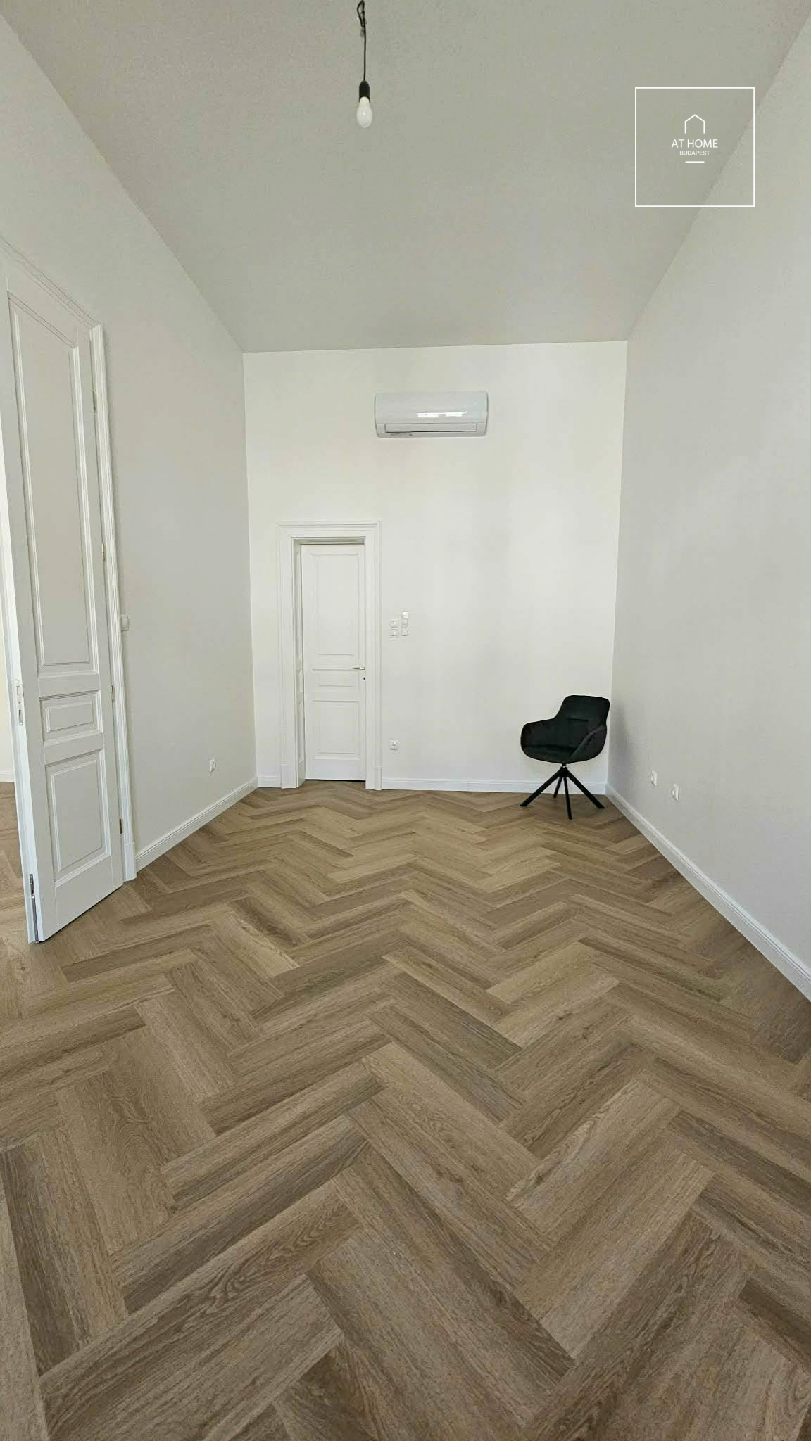 Renovated 107 sqm 2-Bedroom Apartment for Rent near Margaret Bridge in District II