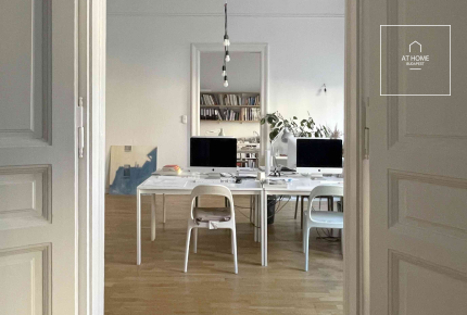 A 107 sqm 2-bedroom apartment near the Margaret Bridge in district II