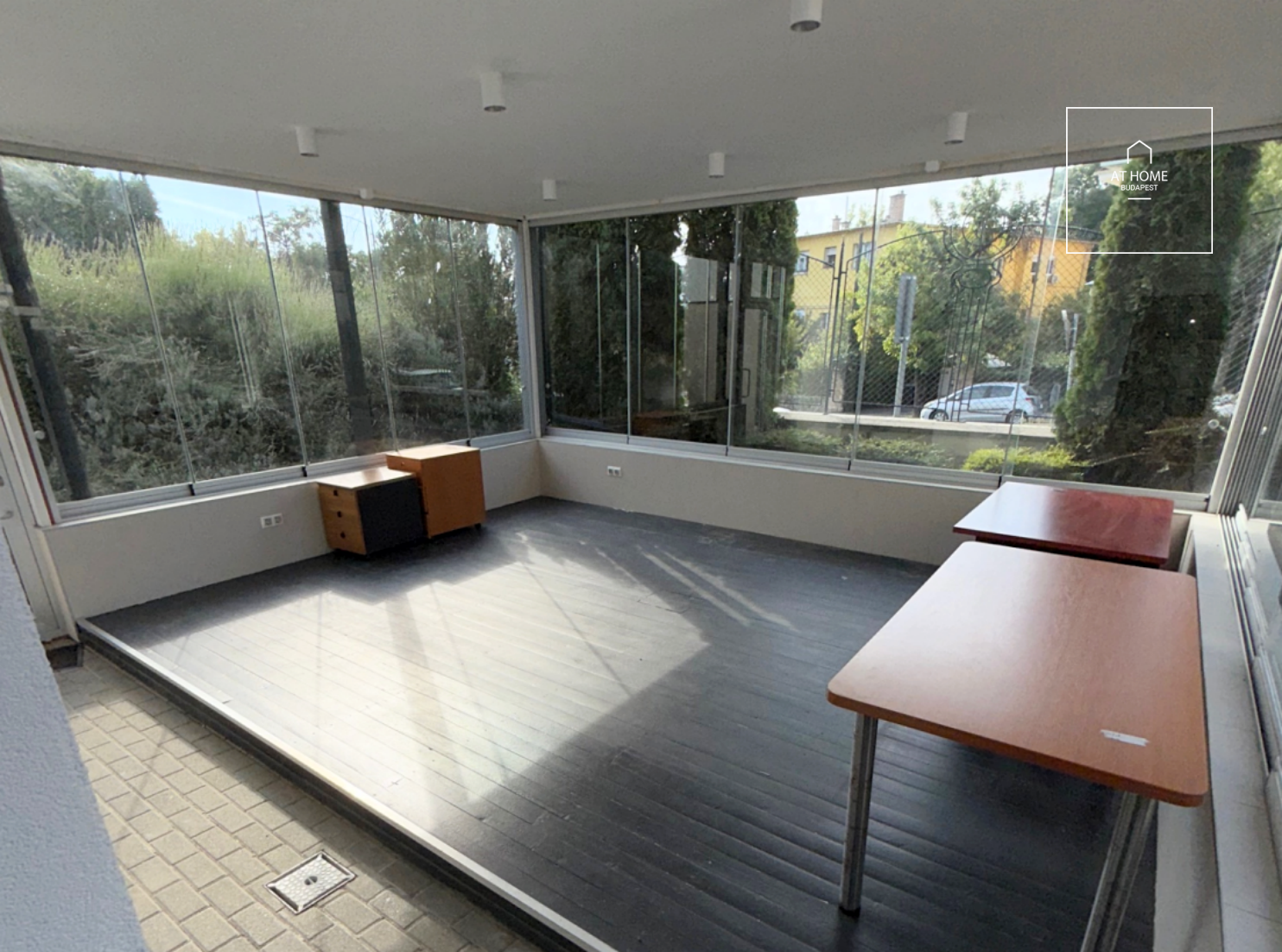 Nagykövetségnek, cégképviseletnek alkalmas villa kiadó a II. kerület központi részén