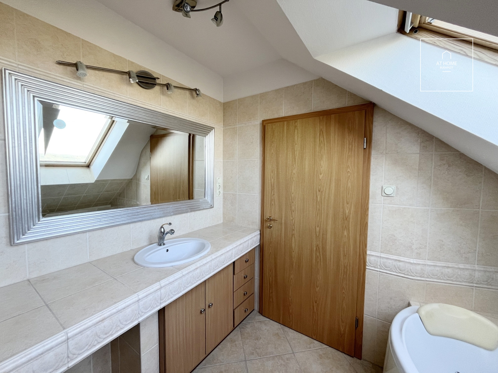 Exclusive, panoramic two-storey apartment on Istenhegy in District XII