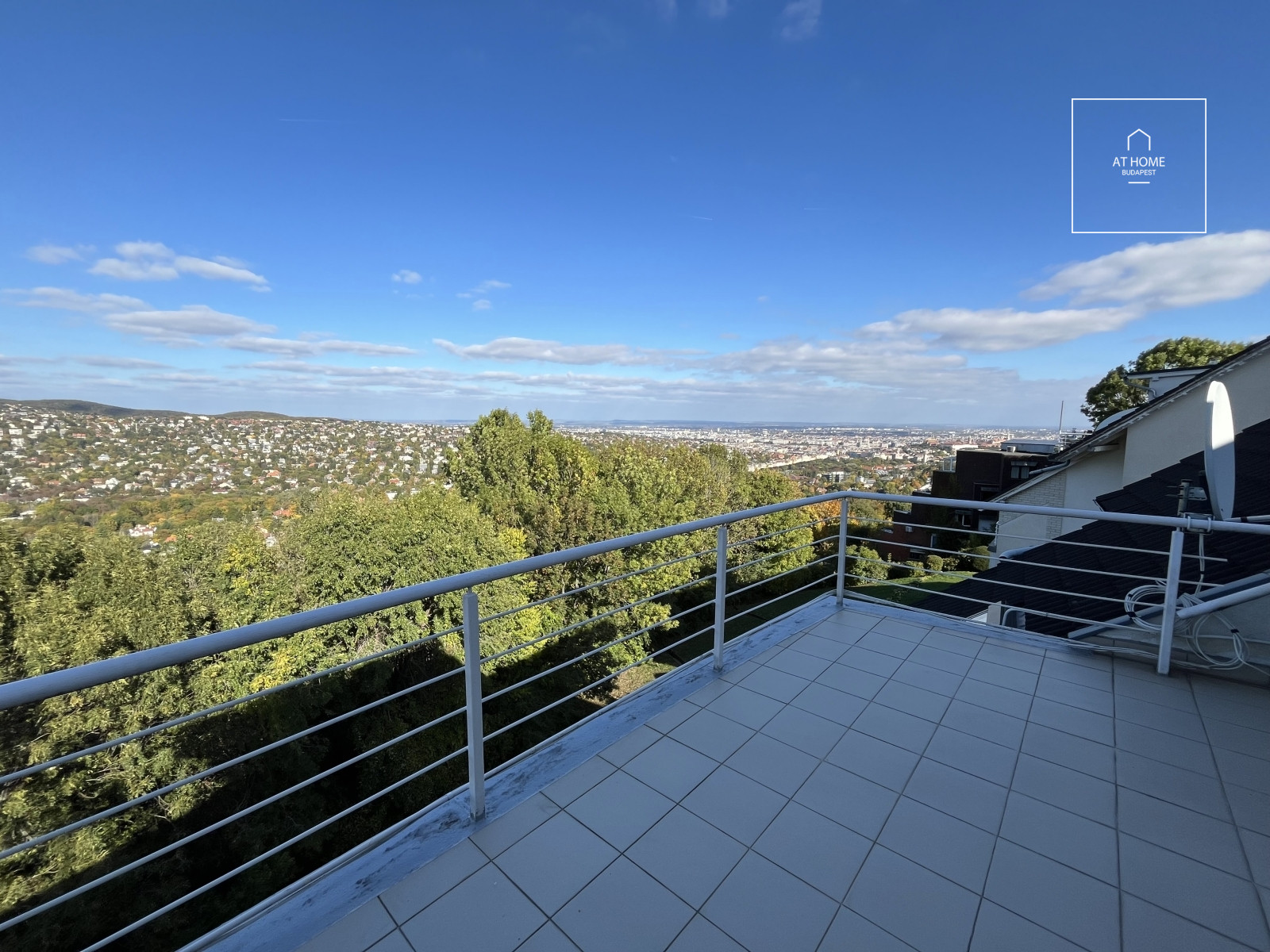 Exkluzív panorámás, két szintes lakás Istenhegyen a XII. kerületben
