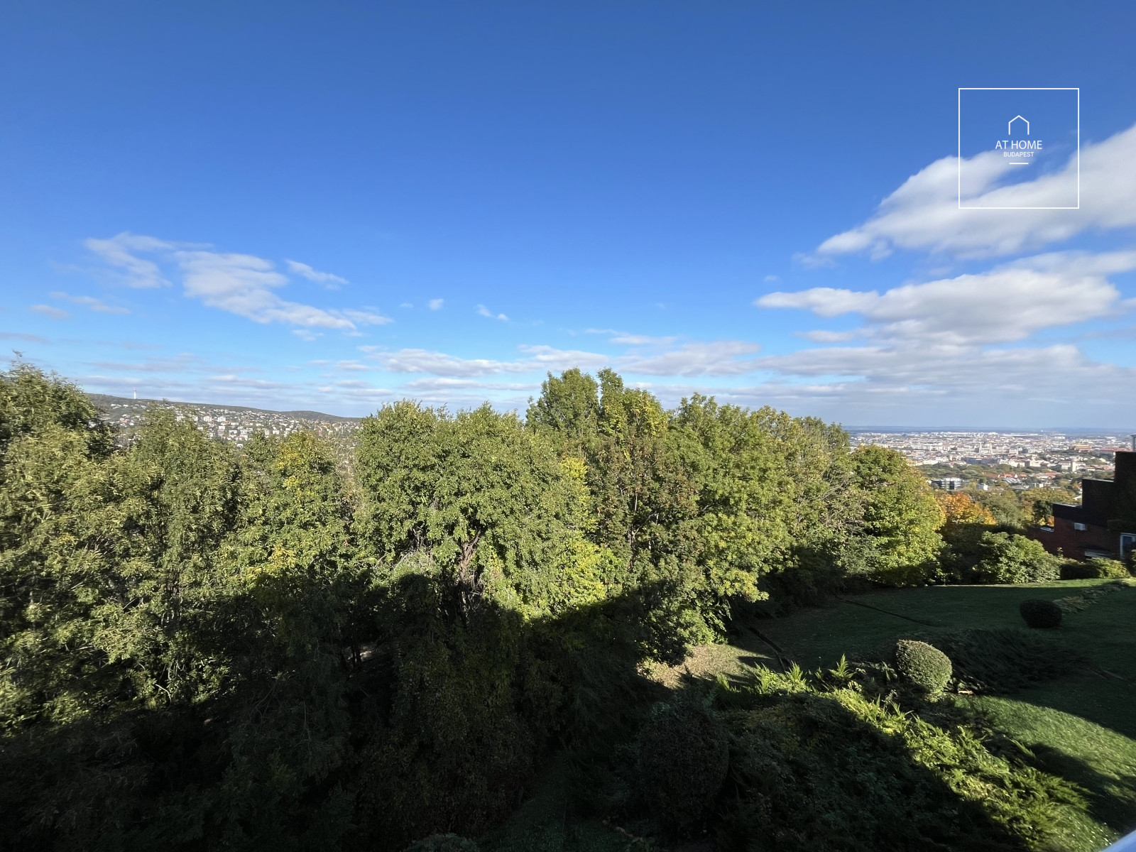 Exkluzív panorámás, két szintes lakás Istenhegyen a XII. kerületben