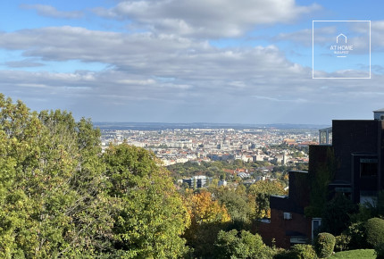 Exkluzív panorámás, két szintes lakás Istenhegyen a XII. kerületben