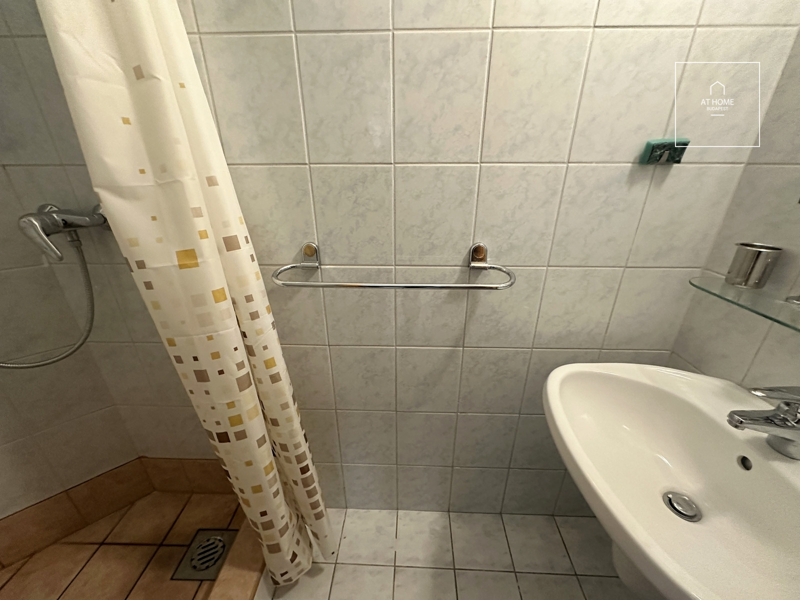 Panorámás négyszintes ikerház parkosított kerttel a XII. kerületi Kútvölgyben