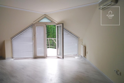Four-storey semi-detached house with panoramic views and a landscaped garden in Kútvölgy, District XII