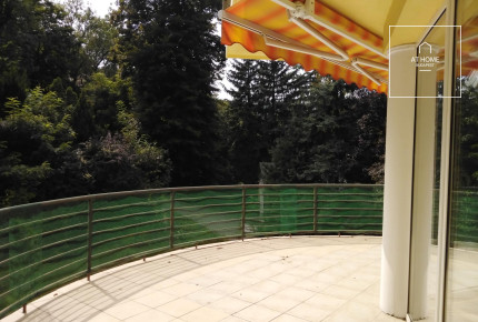 Four-storey semi-detached house with panoramic views and a landscaped garden in Kútvölgy, District XII