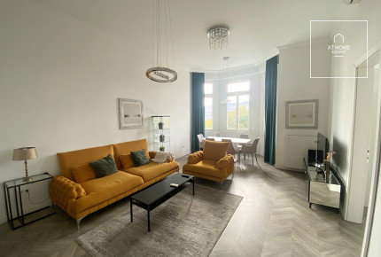 Exclusive panoramic 2-bedroom apartment near Erzsébet Square