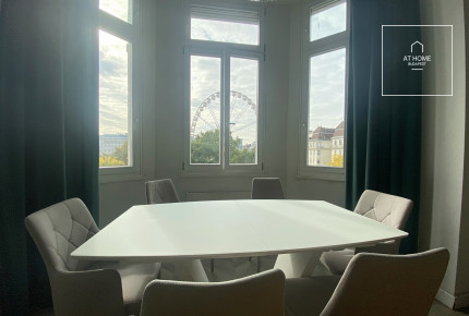 Exclusive panoramic 2-bedroom apartment near Erzsébet Square