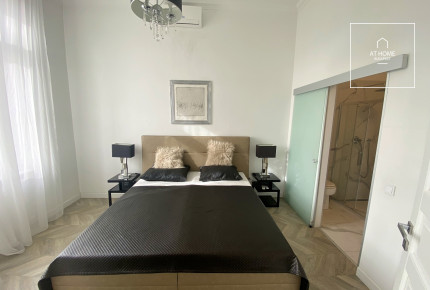 Exclusive panoramic 2-bedroom apartment near Erzsébet Square