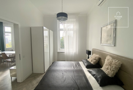 Exclusive panoramic 2-bedroom apartment near Erzsébet Square