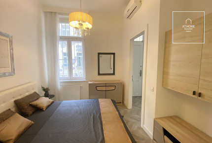 Exclusive panoramic 2-bedroom apartment near Erzsébet Square