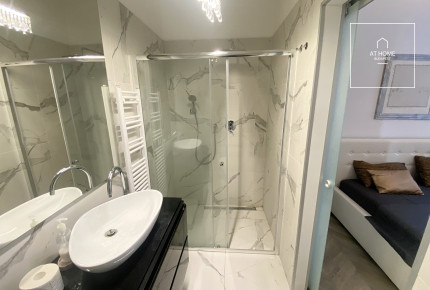 Exclusive panoramic 2-bedroom apartment near Erzsébet Square