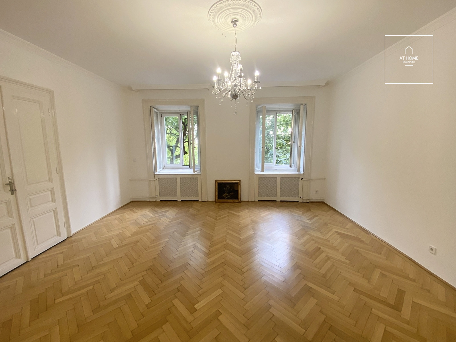 Panorámás 2 hálószobás lakás az Andrássy úton