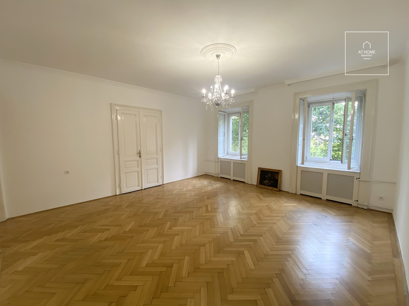 Panorámás 2 hálószobás lakás az Andrássy úton