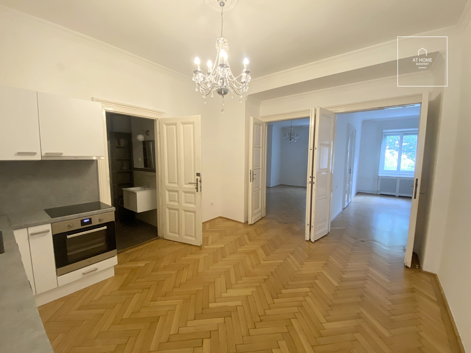 Panorámás 2 hálószobás lakás az Andrássy úton