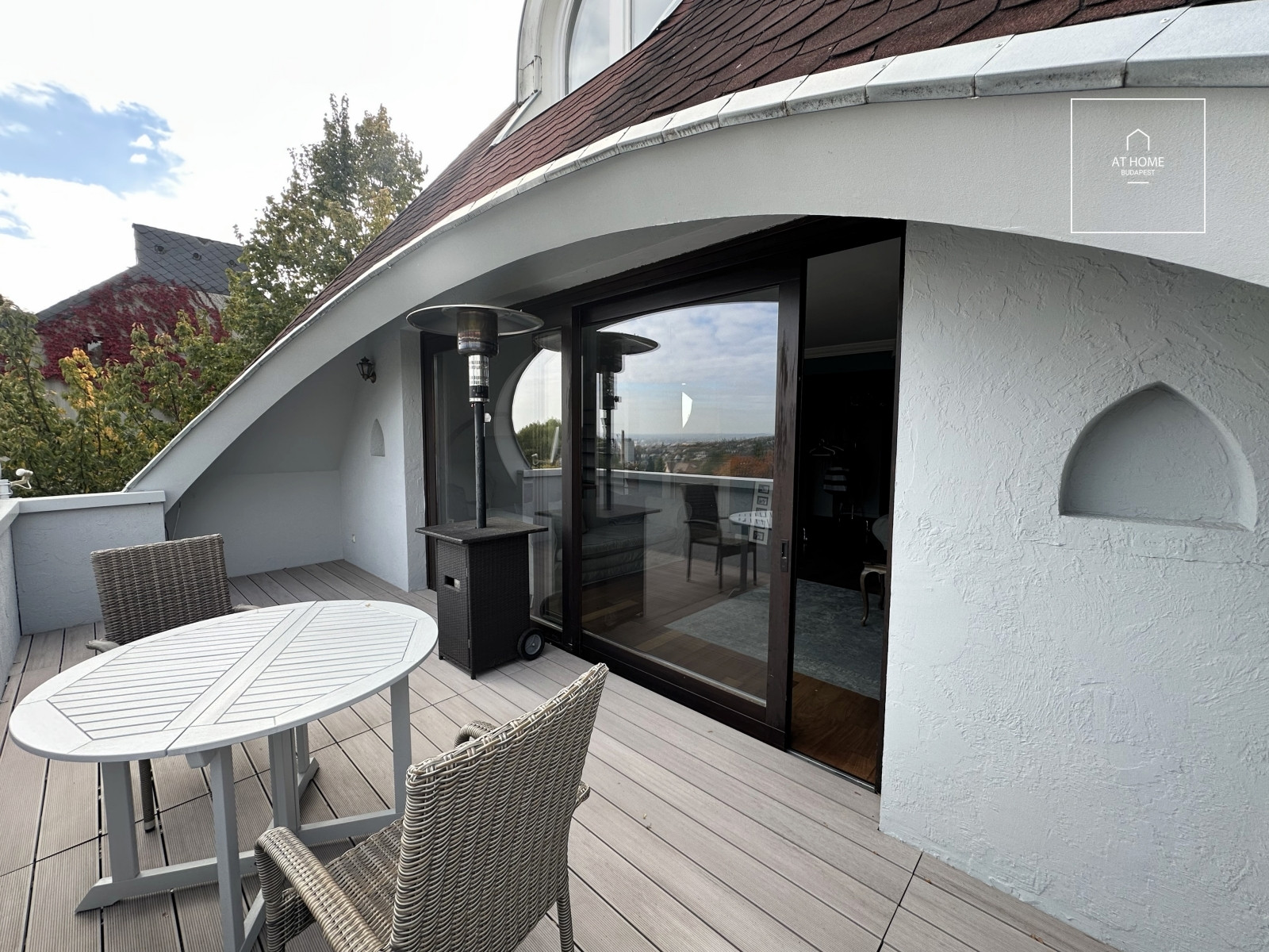 Spacious, Duplex Apartment with Panoramic View for Rent on Istenhegy – Private Garden and Sauna