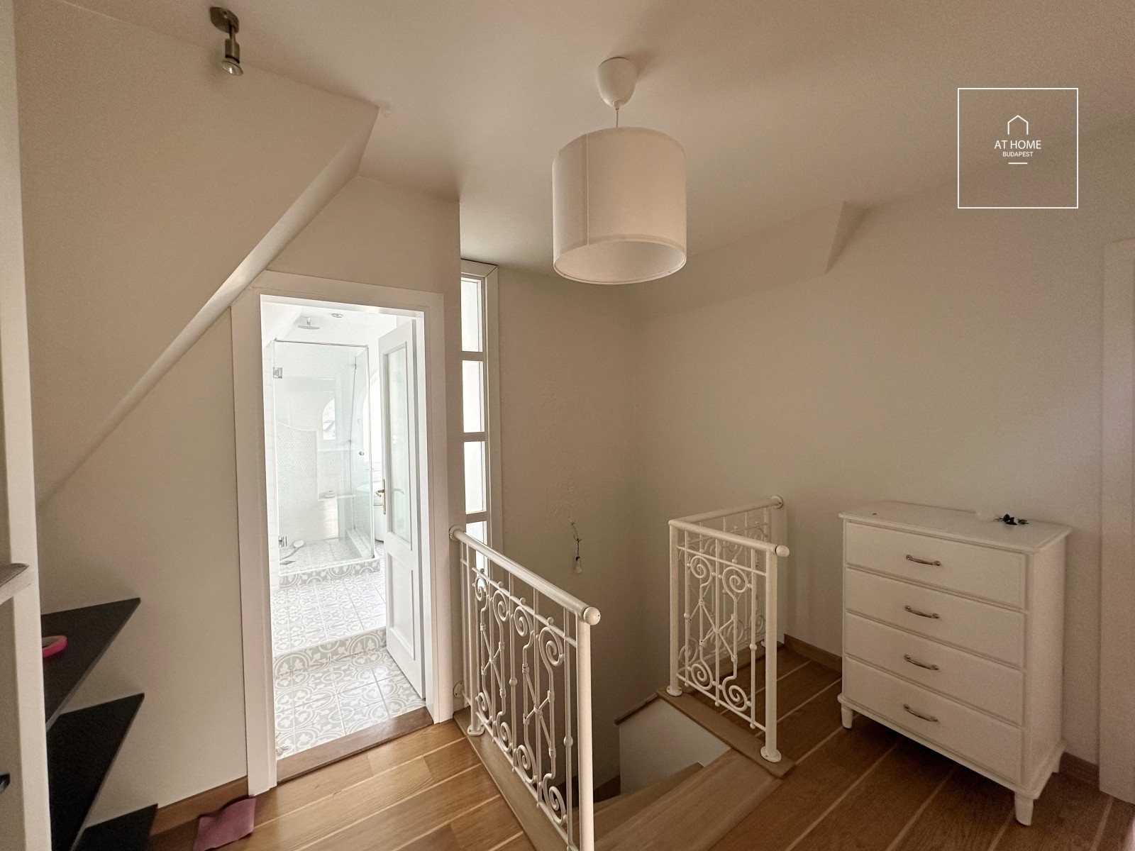 Spacious, Duplex Apartment with Panoramic View for Rent on Istenhegy – Private Garden and Sauna