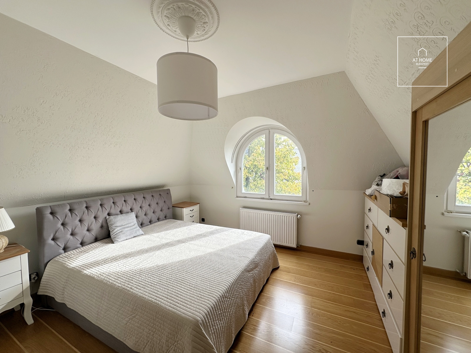 Spacious, Duplex Apartment with Panoramic View for Rent on Istenhegy – Private Garden and Sauna