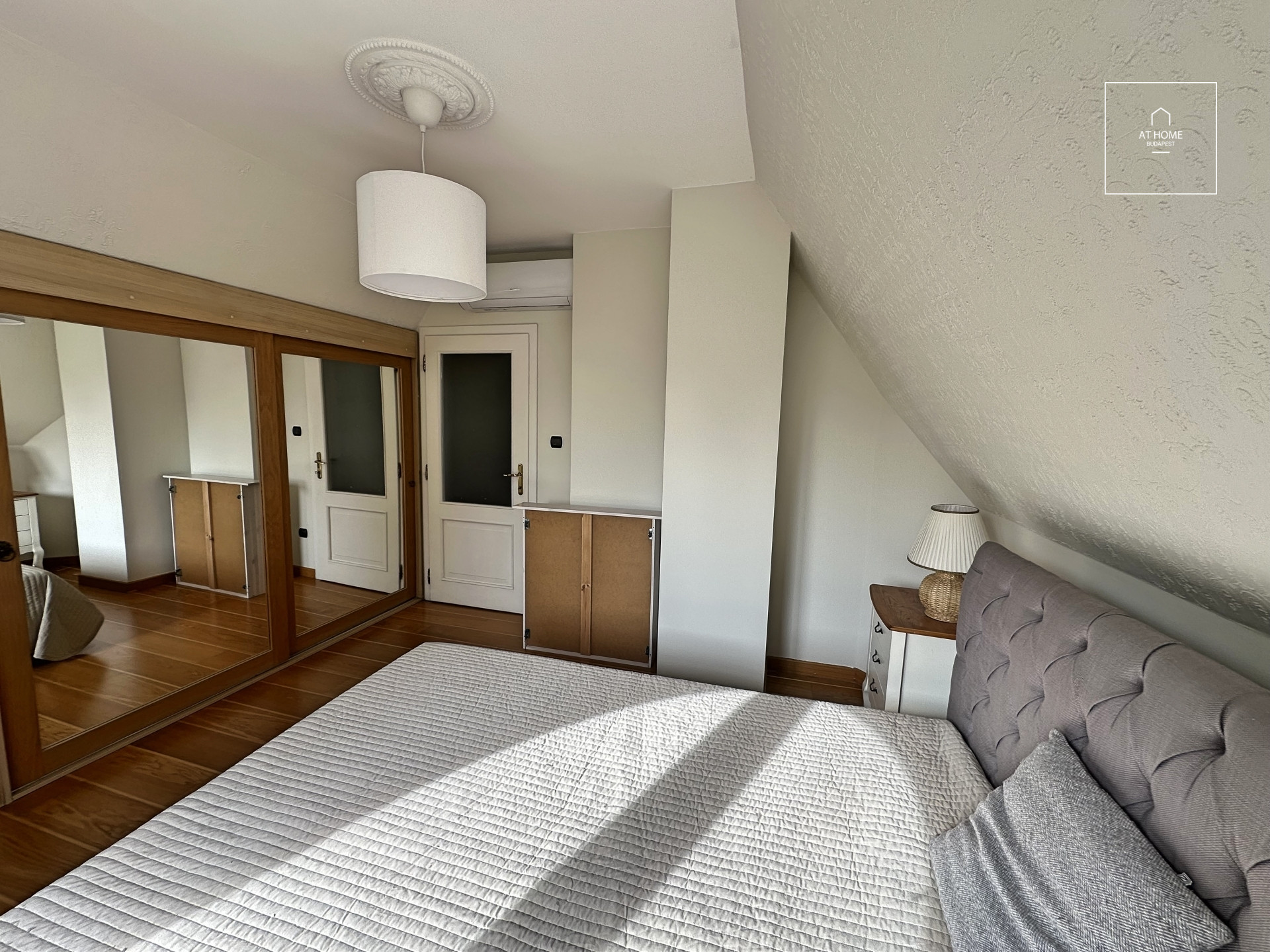 Spacious, Duplex Apartment with Panoramic View for Rent on Istenhegy – Private Garden and Sauna