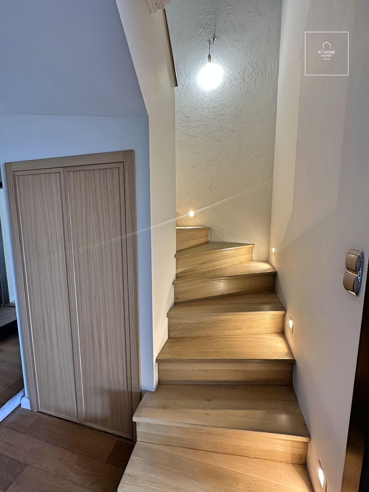 Spacious, Duplex Apartment with Panoramic View for Rent on Istenhegy – Private Garden and Sauna