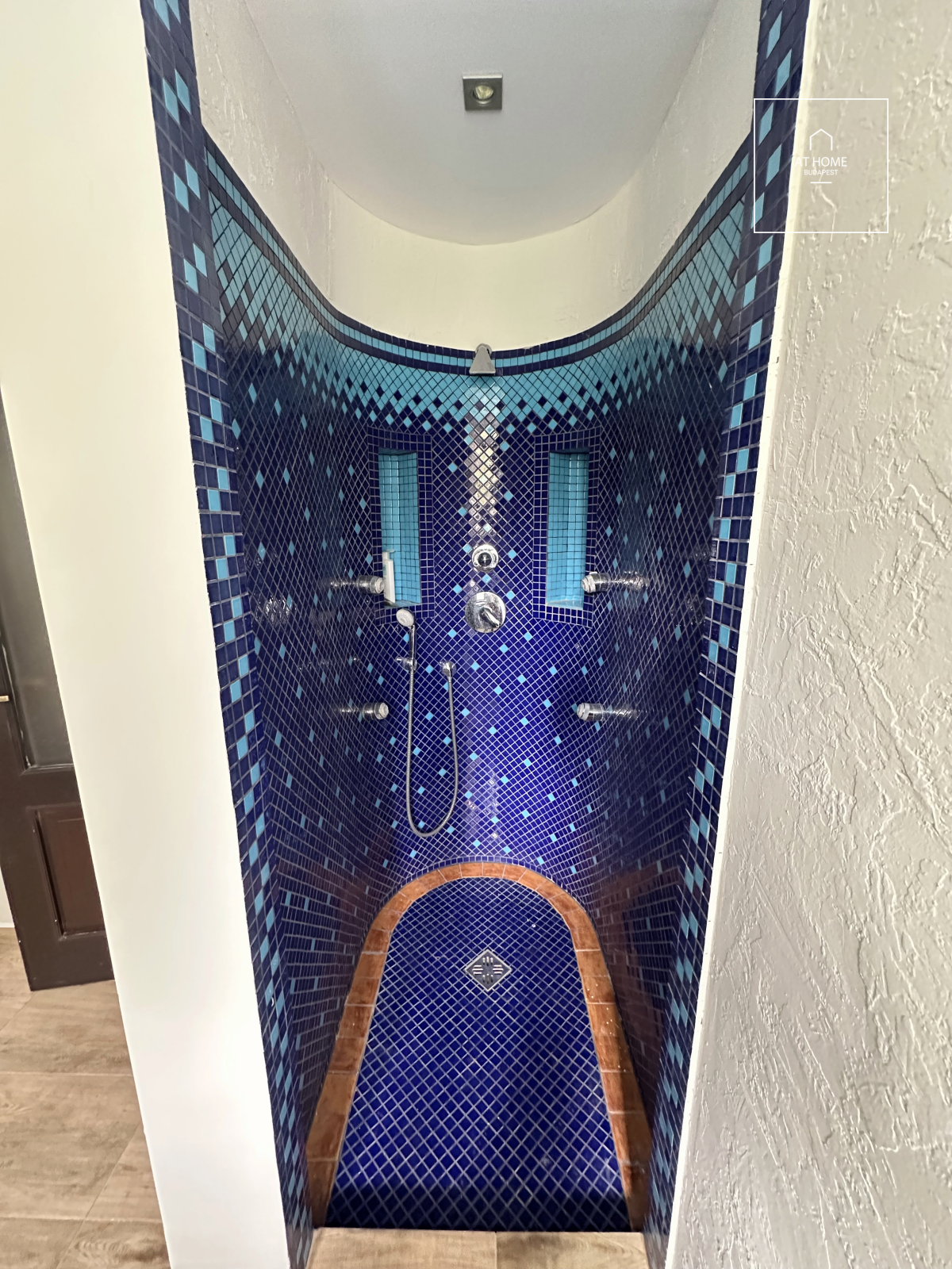 Spacious, Duplex Apartment with Panoramic View for Rent on Istenhegy – Private Garden and Sauna