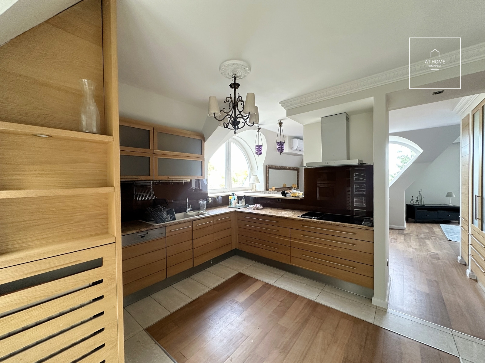 Spacious, Duplex Apartment with Panoramic View for Rent on Istenhegy – Private Garden and Sauna