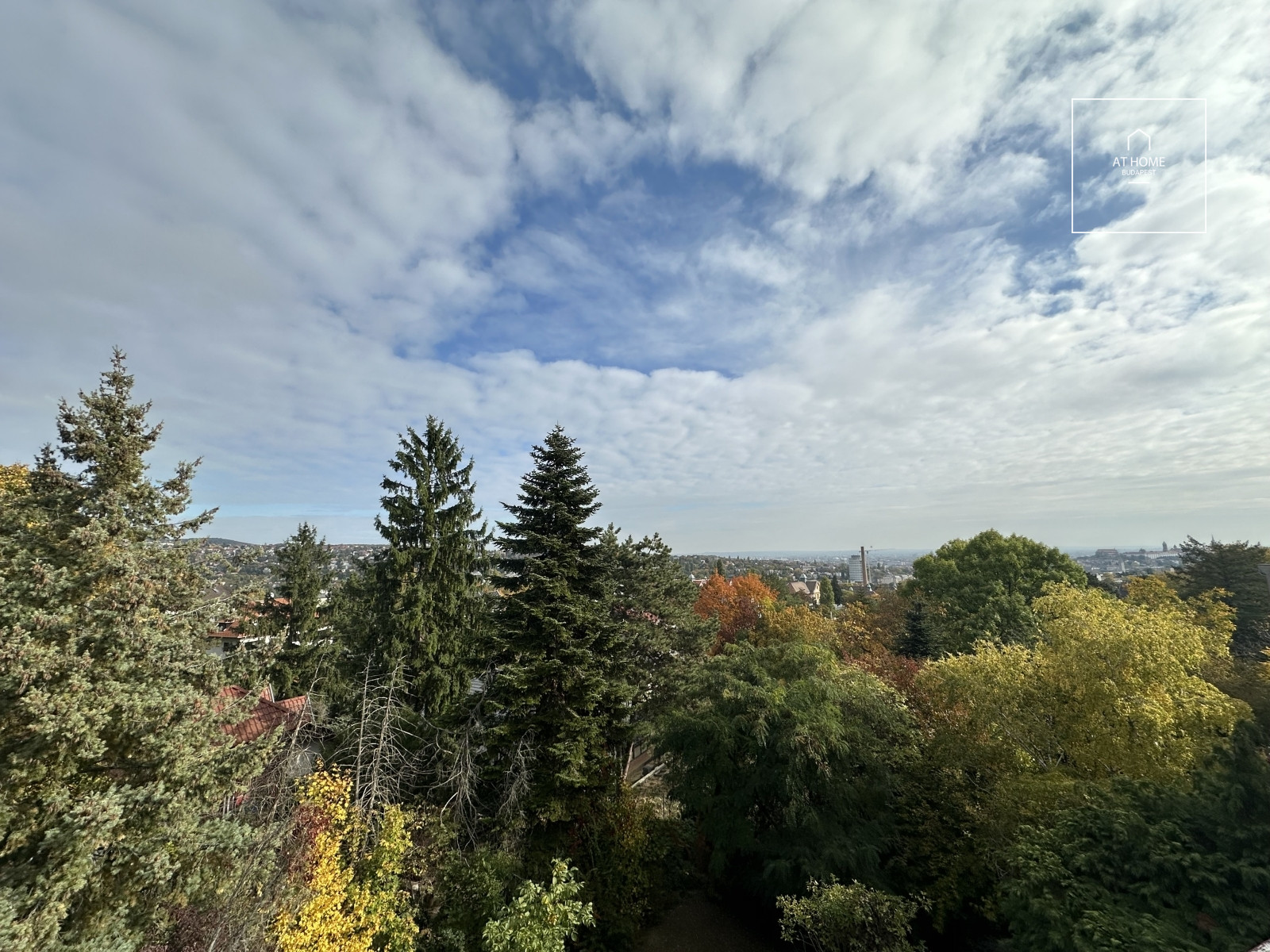 Spacious, Duplex Apartment with Panoramic View for Rent on Istenhegy – Private Garden and Sauna