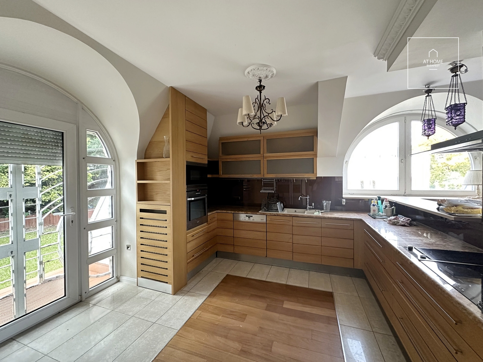 Spacious, Duplex Apartment with Panoramic View for Rent on Istenhegy – Private Garden and Sauna