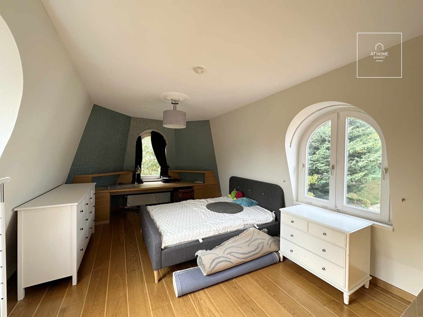 Spacious, Duplex Apartment with Panoramic View for Rent on Istenhegy – Private Garden and Sauna