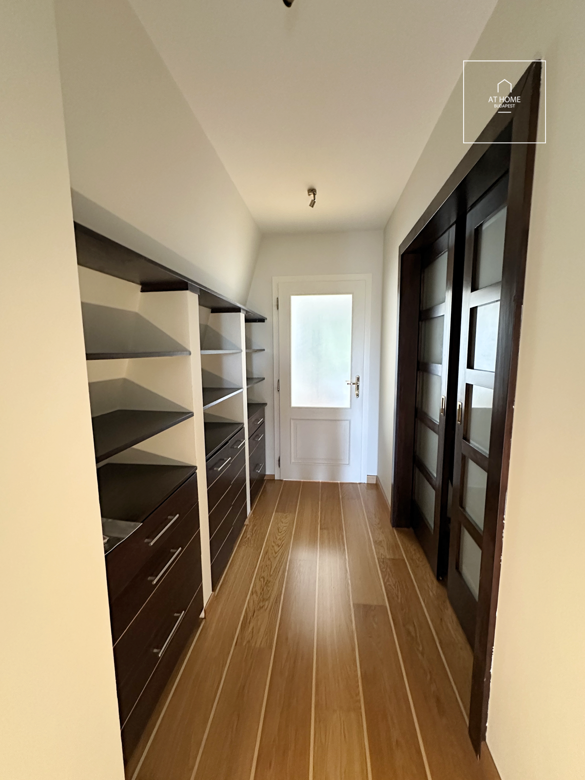 Spacious, Duplex Apartment with Panoramic View for Rent on Istenhegy – Private Garden and Sauna