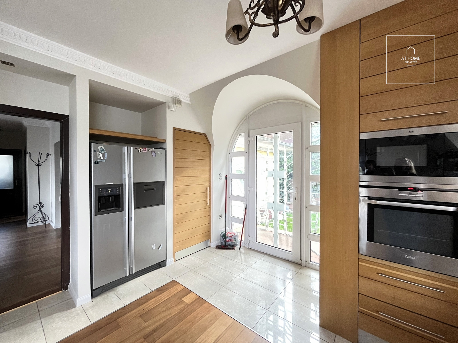 Spacious, Duplex Apartment with Panoramic View for Rent on Istenhegy – Private Garden and Sauna