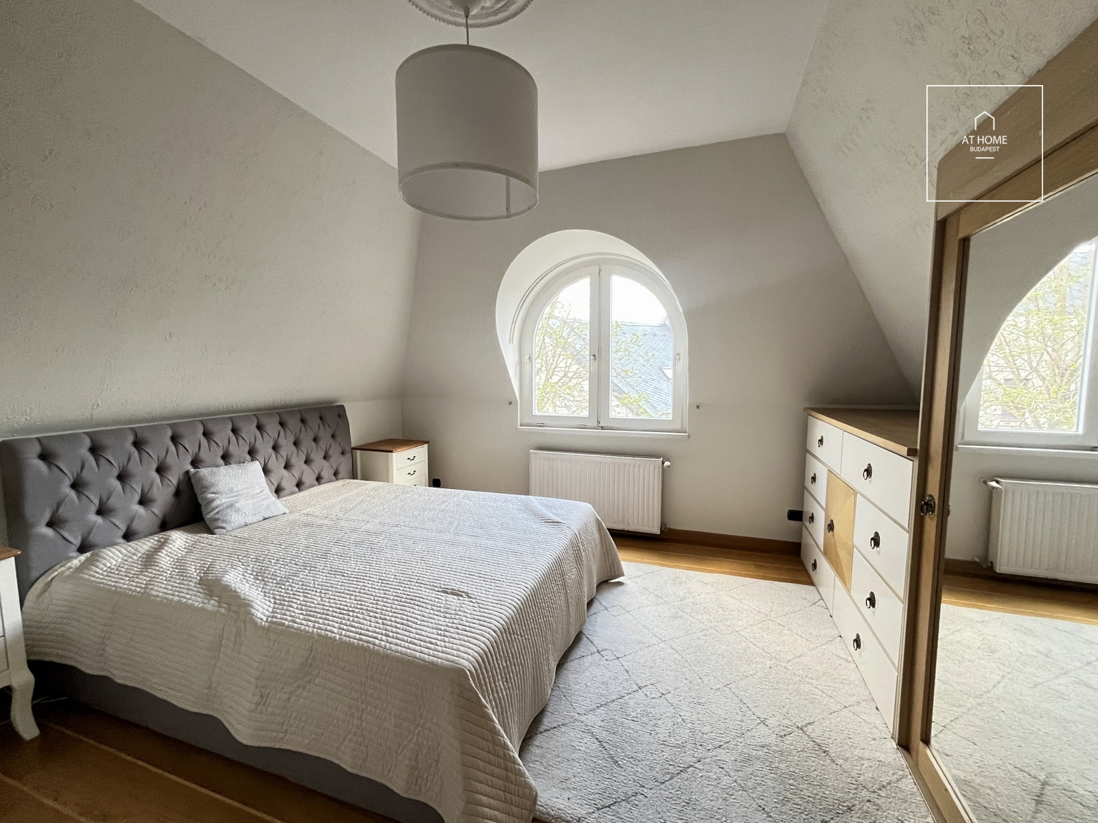 Spacious, Duplex Apartment with Panoramic View for Rent on Istenhegy – Private Garden and Sauna