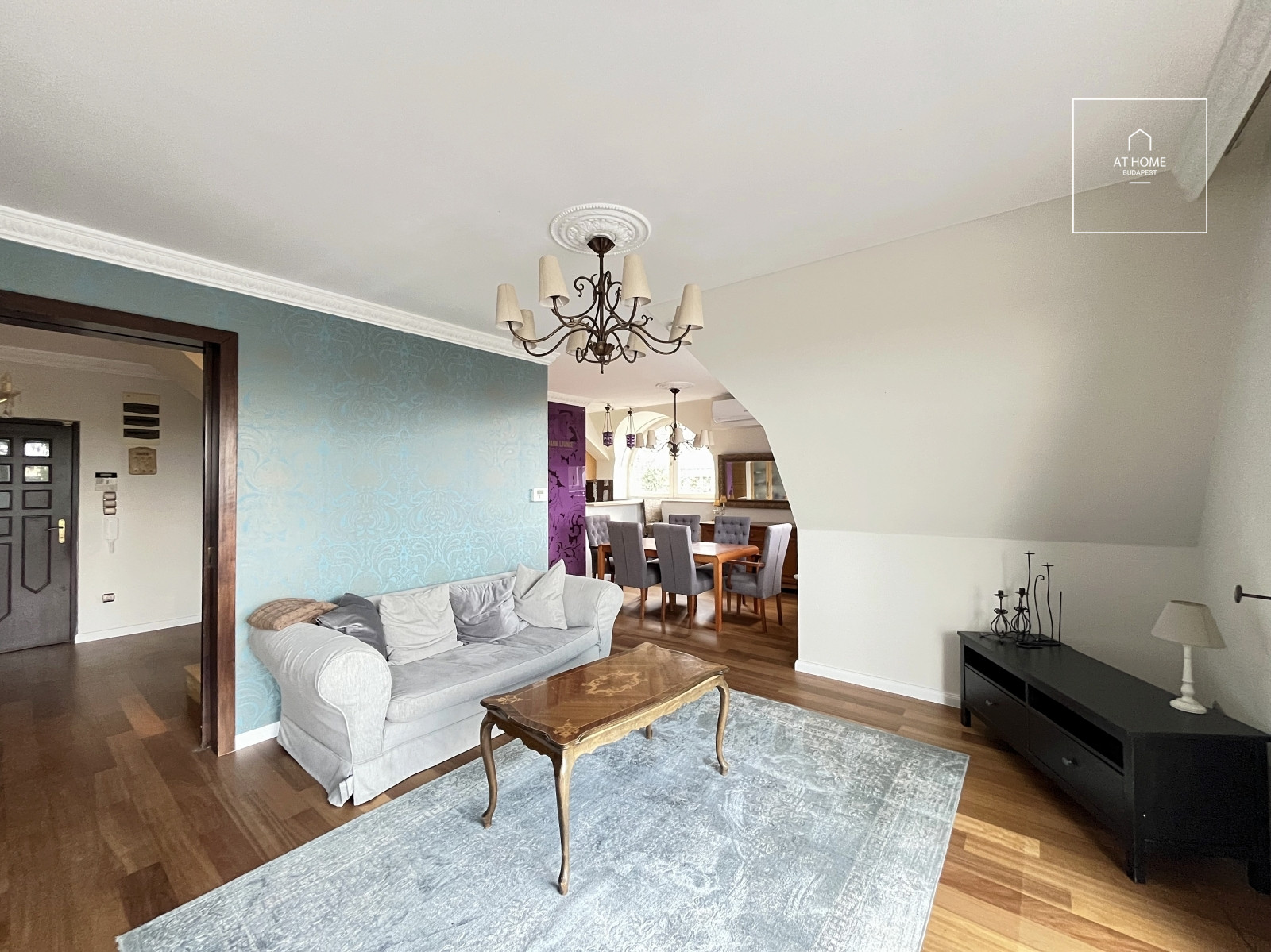 Spacious, Duplex Apartment with Panoramic View for Rent on Istenhegy – Private Garden and Sauna