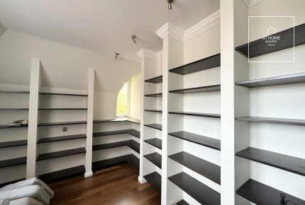 Spacious, Duplex Apartment with Panoramic View for Rent on Istenhegy – Private Garden and Sauna