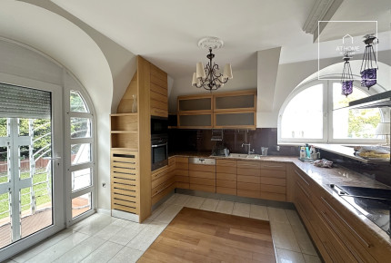 Spacious, Duplex Apartment with Panoramic View for Rent on Istenhegy – Private Garden and Sauna