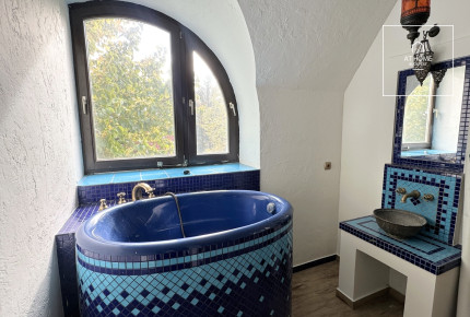 Spacious, Duplex Apartment with Panoramic View for Rent on Istenhegy – Private Garden and Sauna