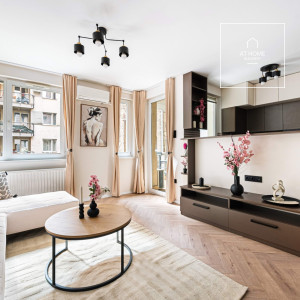 For sale: 2-bedroom apartment with balcony, Newly Renovated, in the Heart of Erzsébetváros