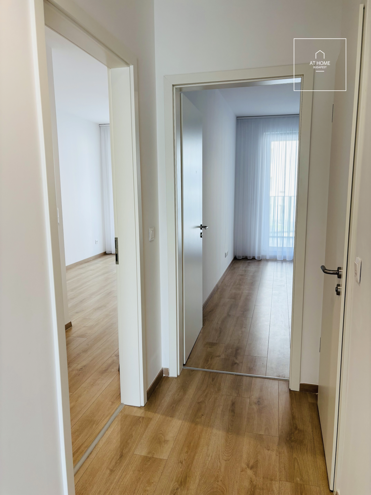 Newly built, sunlit apartment with three bedrooms and a terrace in Marina Part