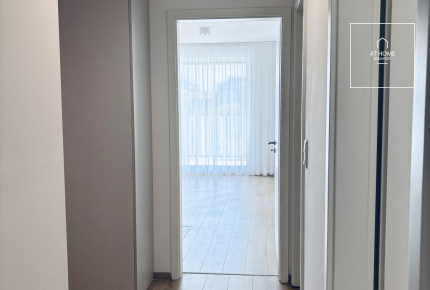 Newly built, sunlit apartment with three bedrooms and a terrace in Marina Part