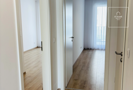 Newly built, sunlit apartment with three bedrooms and a terrace in Marina Part