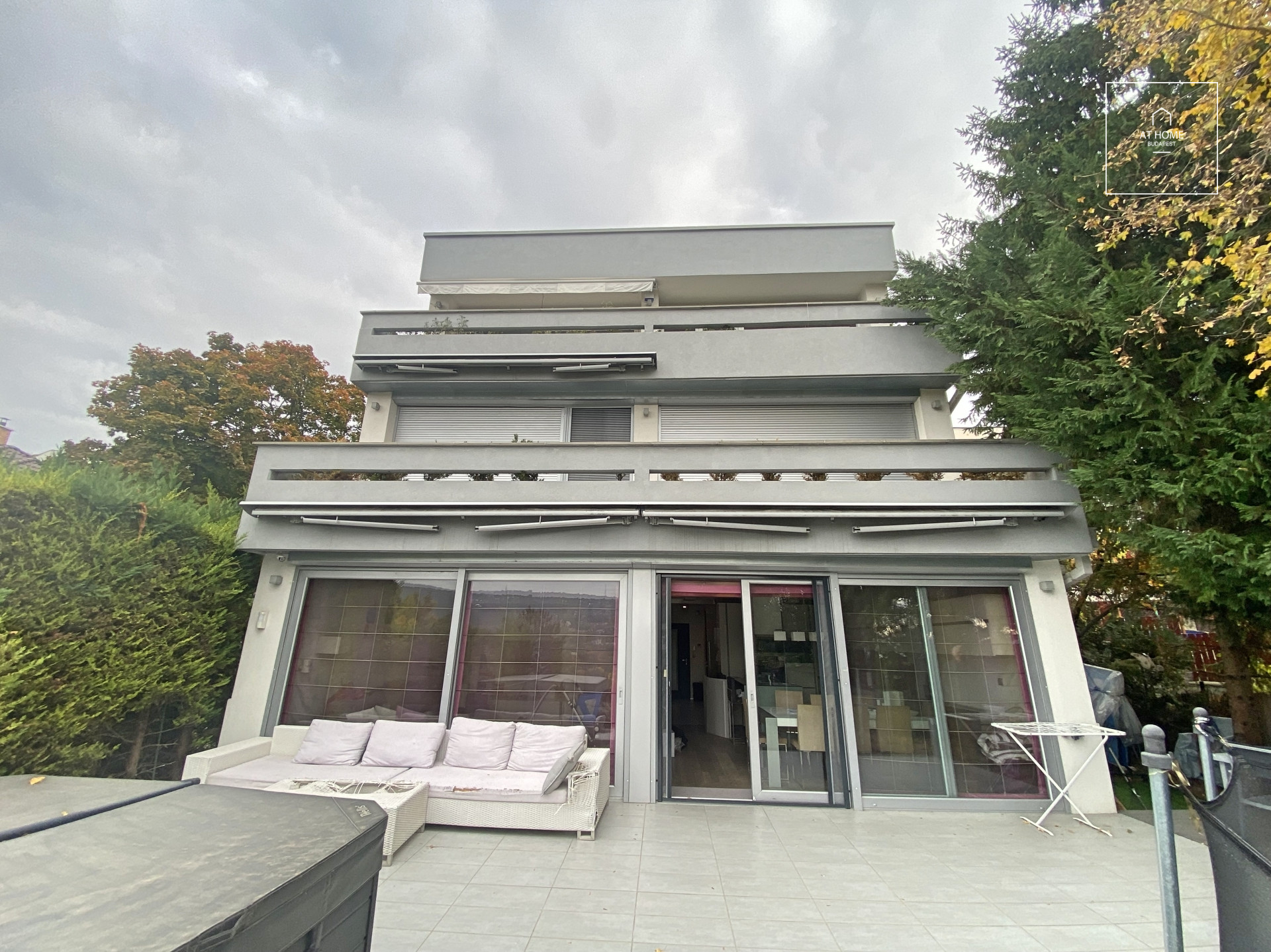 Panoramic 3-bedroom duplex apartment for rent in District II., Törökvész